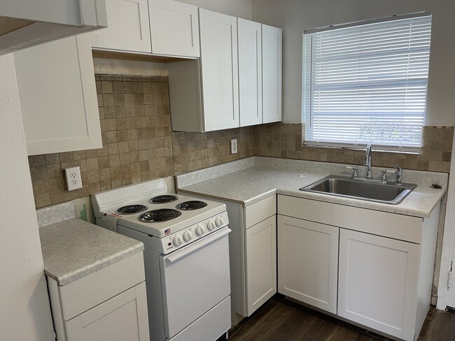Photo - 232 N Hollywood Ave (Daytona Beach, FL) Townhome