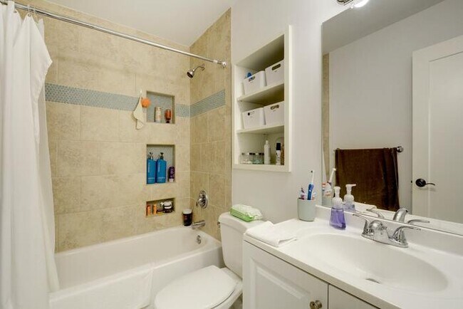 Building Photo - 6718 Silvermine Dr