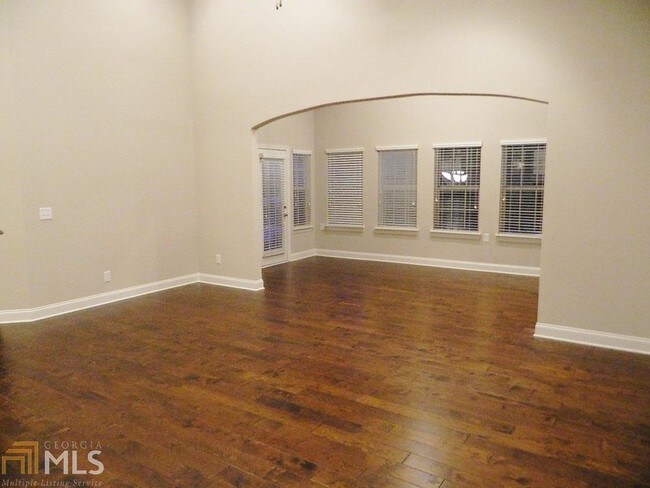 Building Photo - 6057 Brookhaven Cir