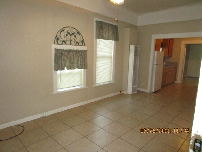Foto del edificio - 385 E 12th St