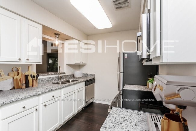 Building Photo - 1407 Sunridge Rd