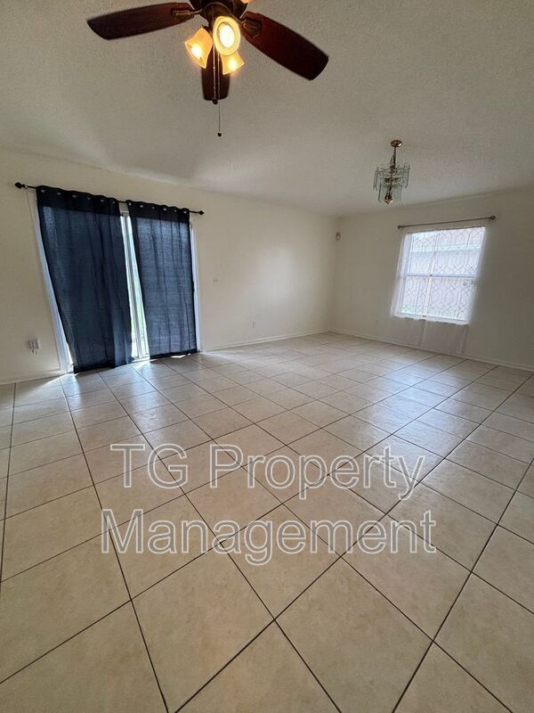 Foto del edificio - 5374 Lacy Jane Way