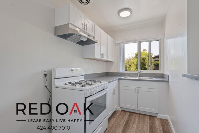 Foto del edificio - Contemporary One Bedroom with Lots of Natu...