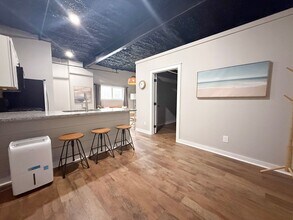 Building Photo - 209 S Church St