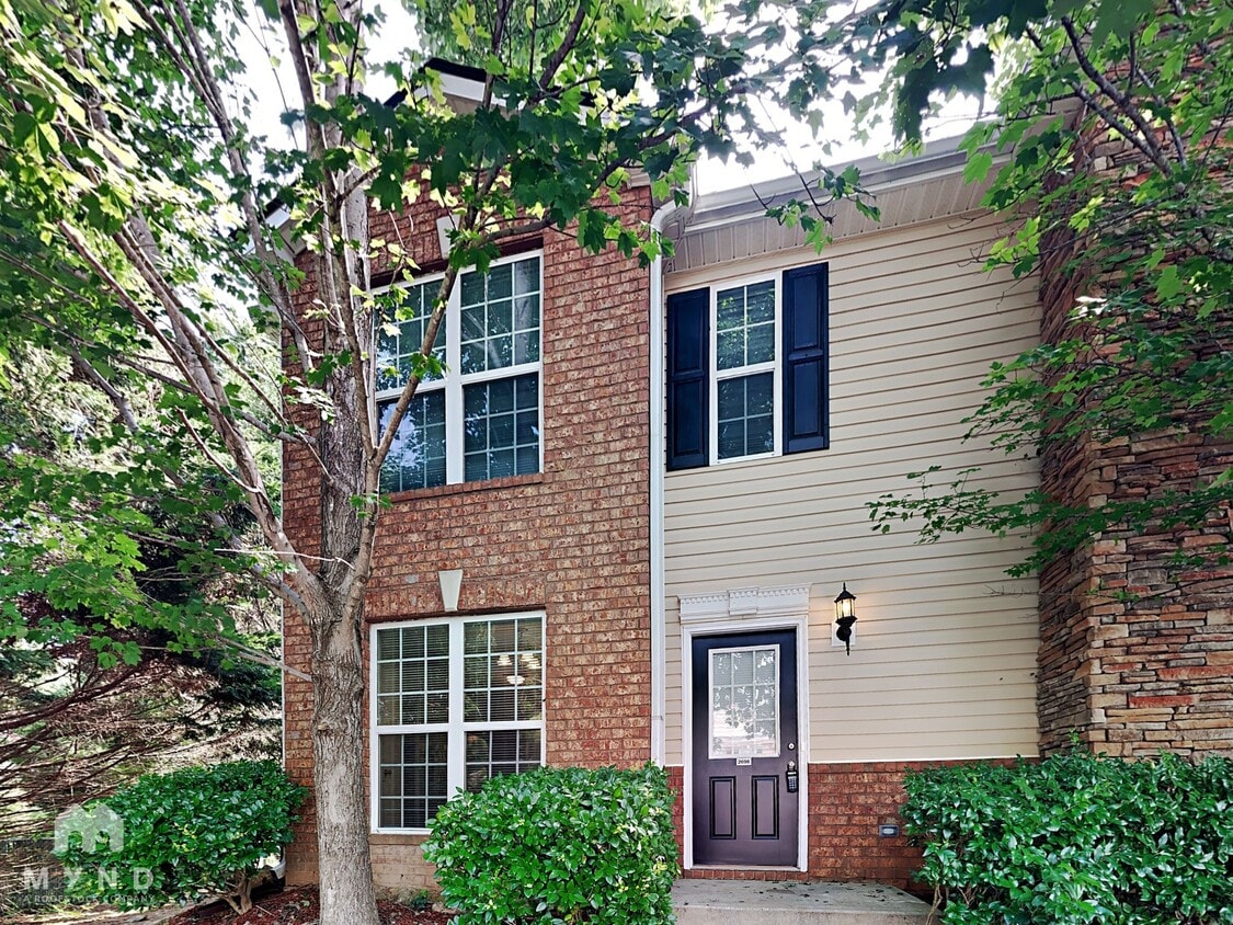 Foto principal - 2696 Creek Mill Ln