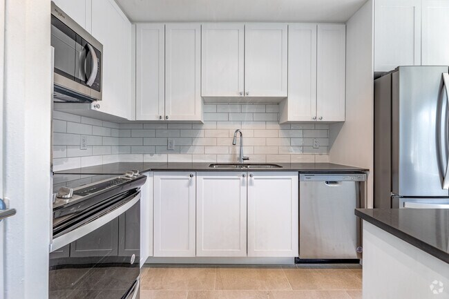 2 chambres, 1 salle de bain - 893 pi2 - Cuisine - 1301 Dundas