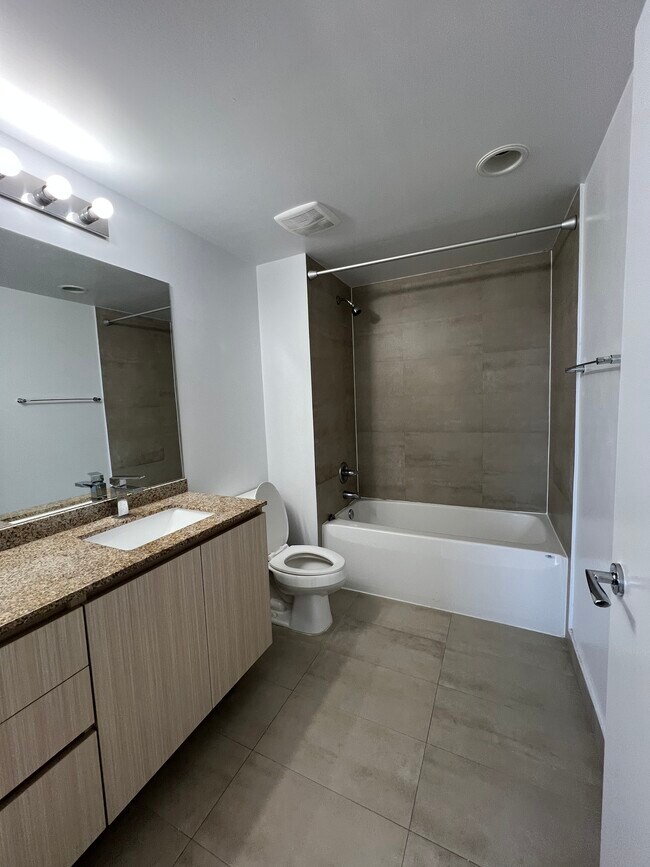 Foto del edificio - 255 NE 14th St
