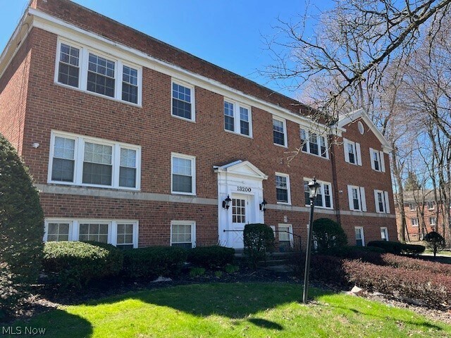 Foto del edificio - 13200 Fairhill Rd