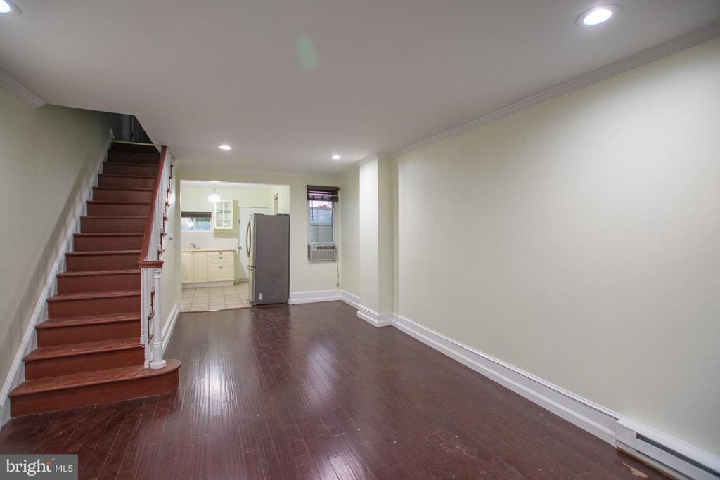 Primary Photo - 2043 Gerritt St