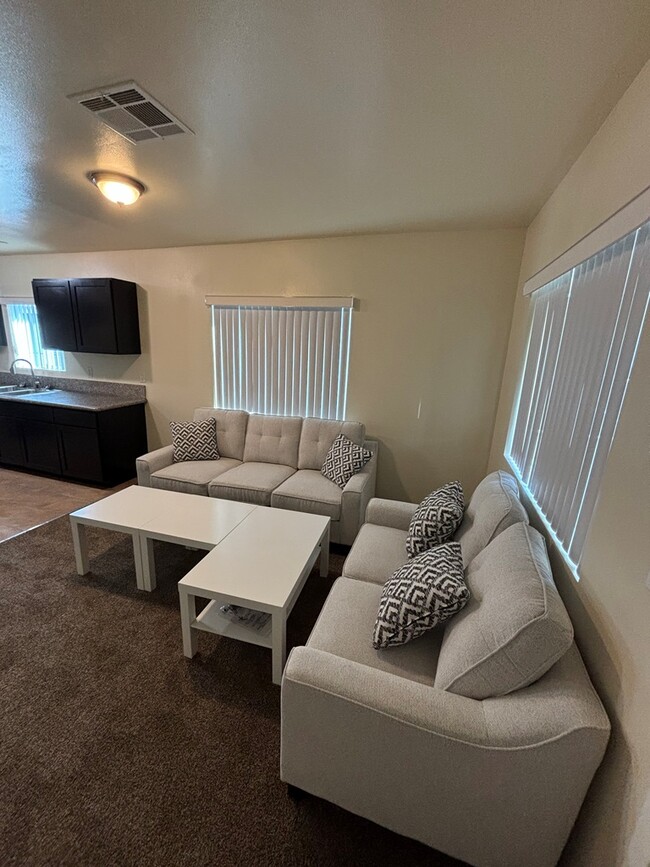 Building Photo - 239 E 104th St