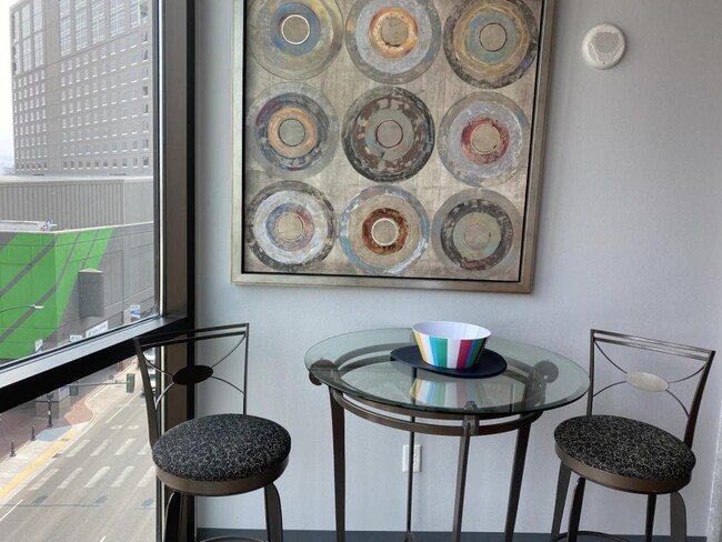 Foto del edificio - 851 W Front St #602
