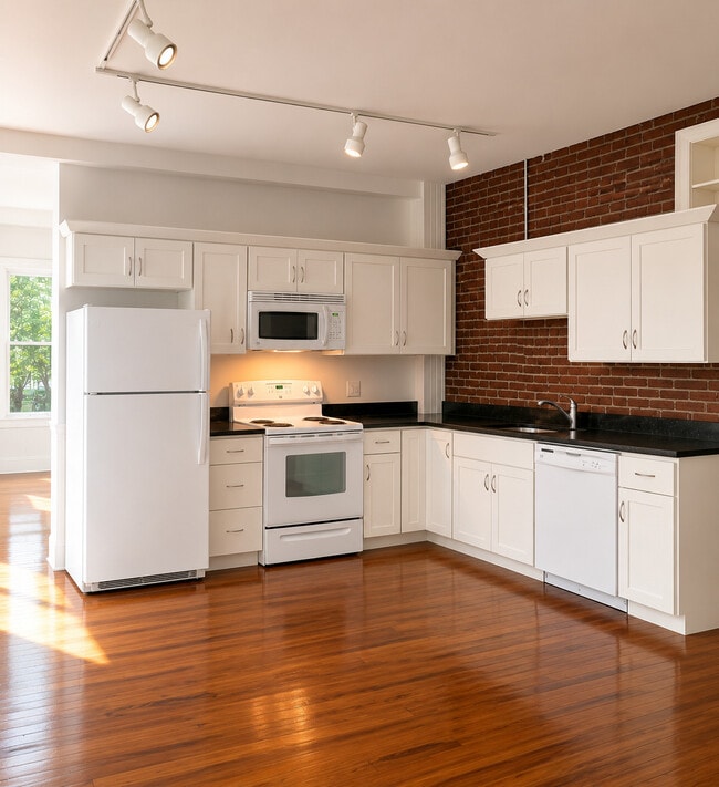 Granite kitchen - Lincoln Real Estate-Undergrad/Grad Housing Apartments