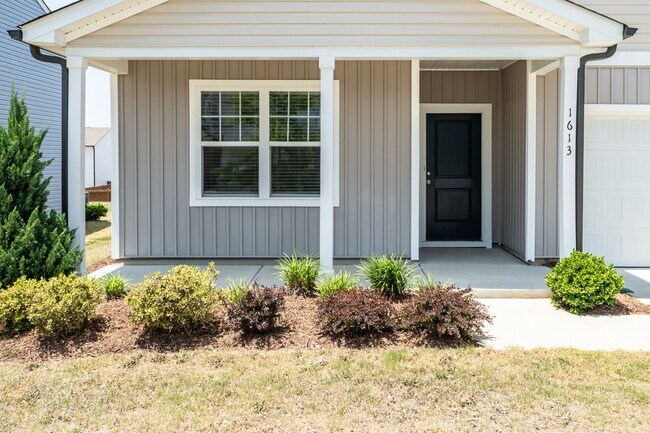 Building Photo - 1613 Arapahoe Ridge Dr