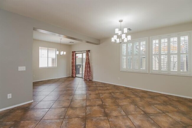 Building Photo - 880 E Stottler Dr