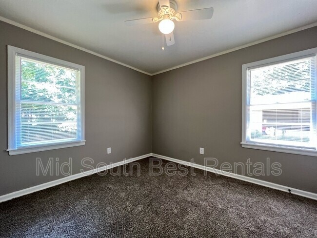 Building Photo - 3118 Aden St