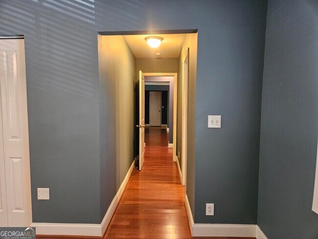 Foto del edificio - 750 Dalrymple Rd