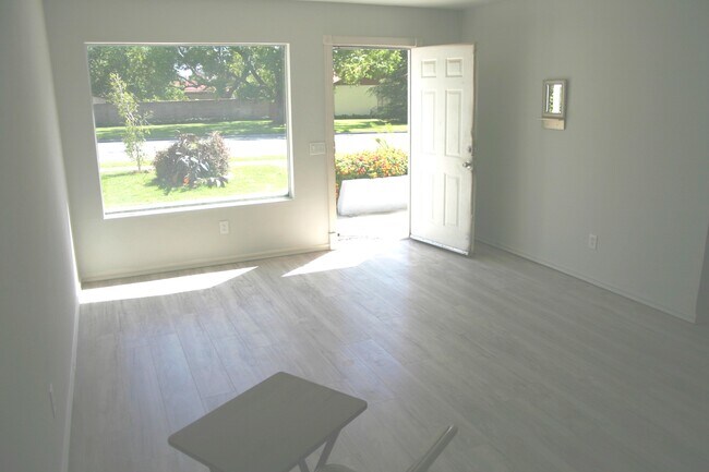 Photo - 22122 Van Buren St House