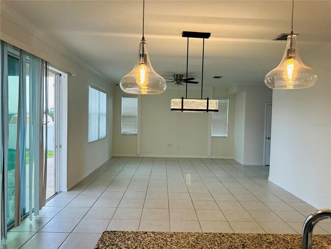 Building Photo - 340 Jyoti Dr