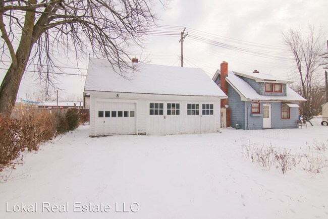 Building Photo - 4357 W 131st St