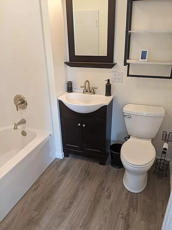 Lower Unit Bathroom 1 - 115 E Lima St