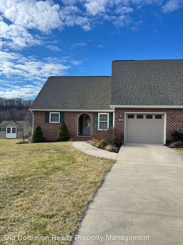 Primary Photo - 3 br, 2.5 bath House - 122 Hollen Mill Court