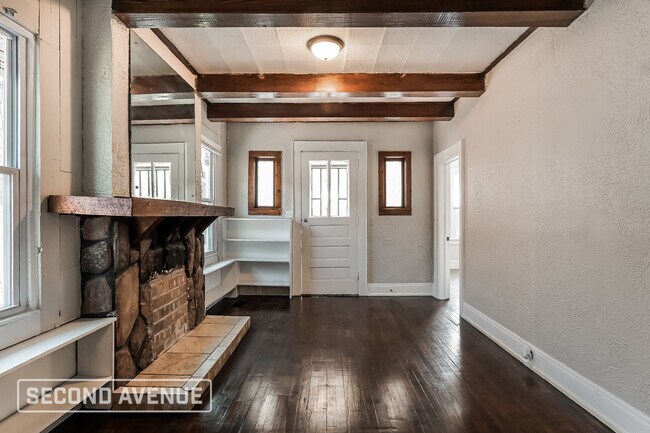 Building Photo - 518 Oak Pl