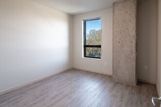 Interior Photo - Arden