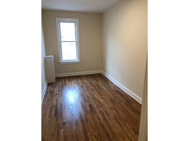 Primary Photo - 3022 Barnes Ave