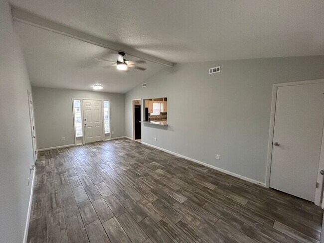 Foto del edificio - 3729 NW Millbrae Dr