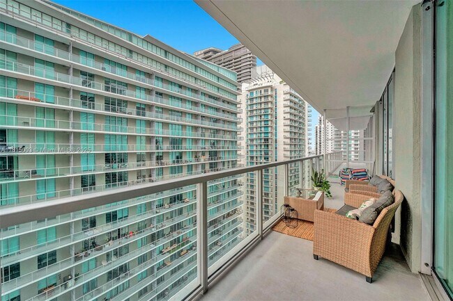 Foto del edificio - 79 SW 12th St