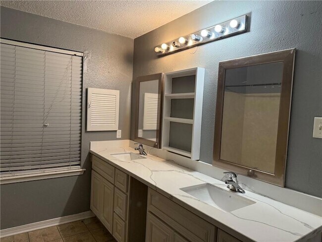 Foto del edificio - 2001 Van Arpel Dr