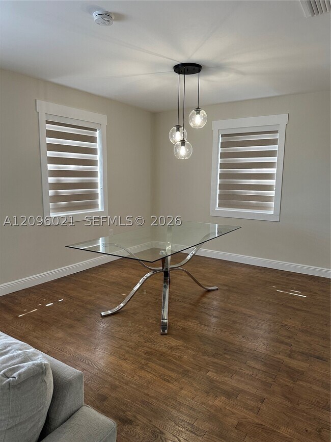 Foto del edificio - 2775 SW 1st St