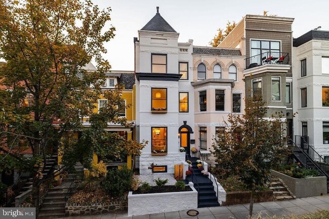 Photo - 2460 Ontario Rd NW Townhome