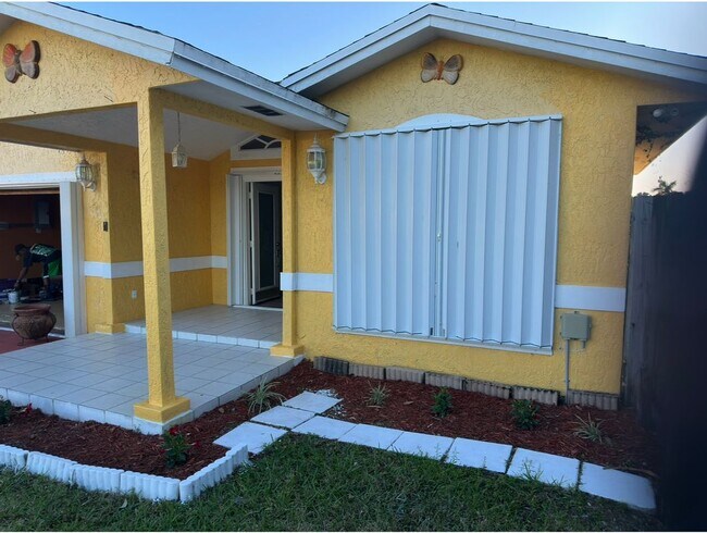 Foto del edificio - 11518 SW 172nd Terrace