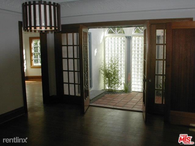 Foto del edificio - 857 S Sycamore Ave