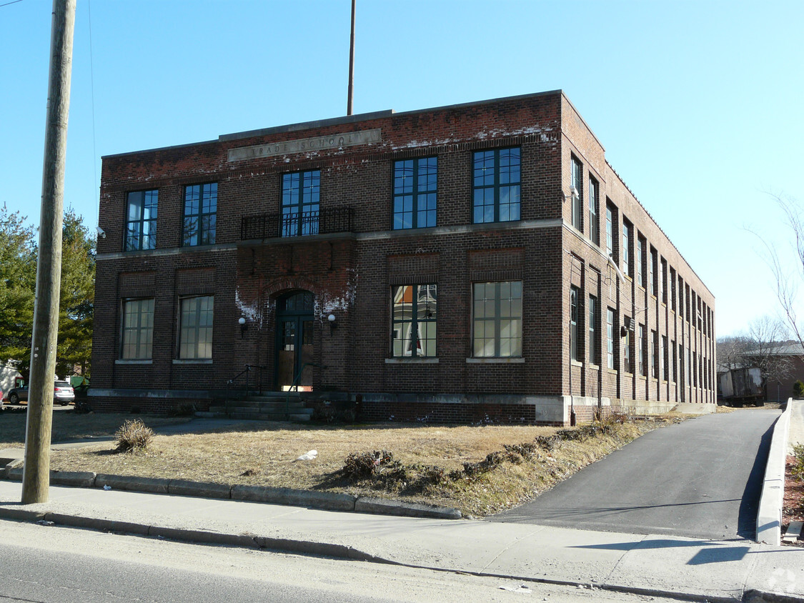 Building Photo - 177 S Main St