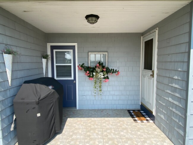 Building Photo - 2723 Plains Rd