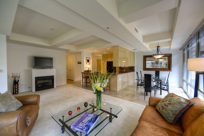Building Photo - 7141 E Rancho Vista Dr