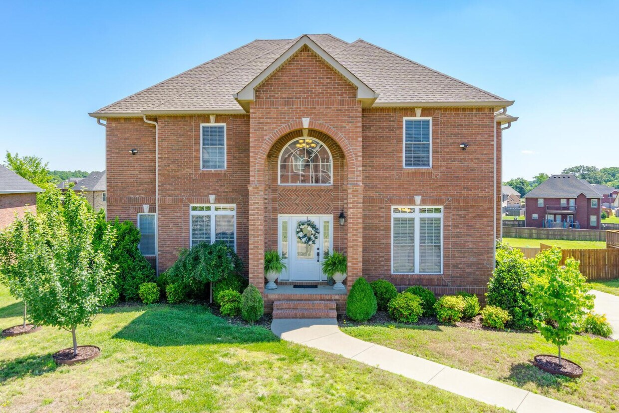 1533 Edgewater Ln, Clarksville, TN 37043 House Rental in Clarksville