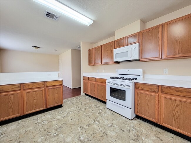 Building Photo - 19718 Byron Meadows Dr