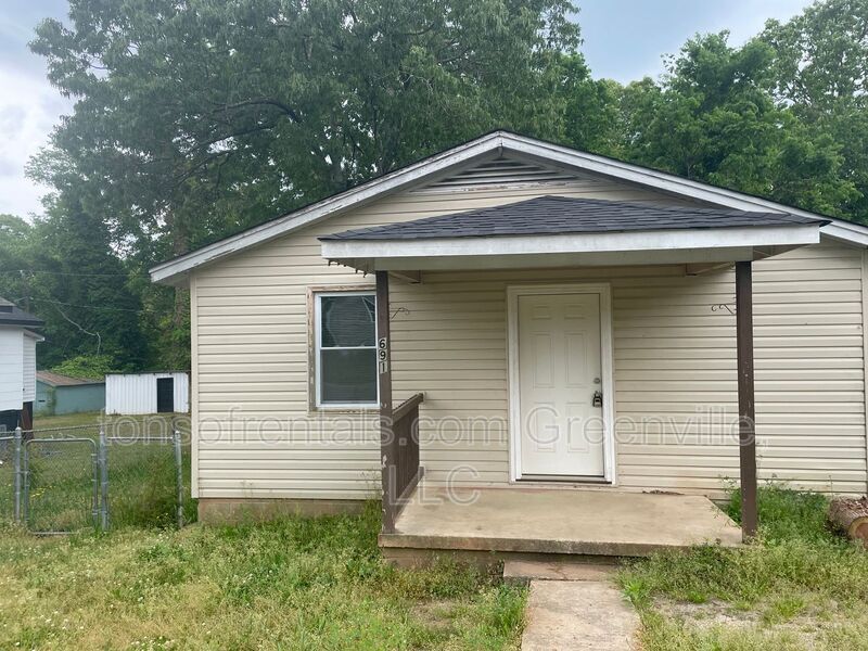 Primary Photo - 691 Fairfax St