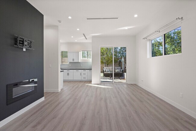 Foto del edificio - 11649 Paso Robles Ave