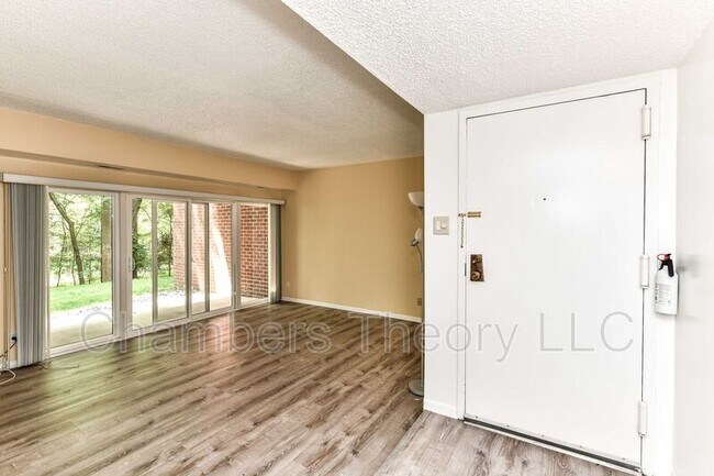 Building Photo - 11831 Shire Ct