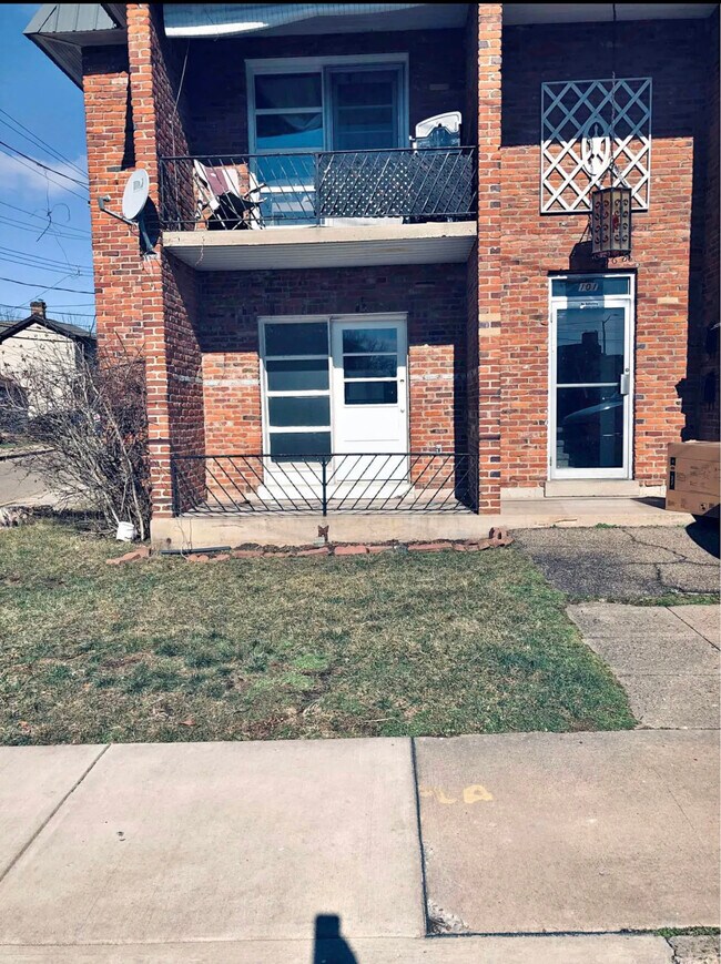 Building Photo - 101 Dickman St
