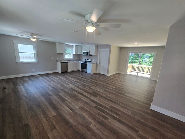Building Photo - NEWLY REMODELED 3 BEDROOM IN PRINCE GEORGE
