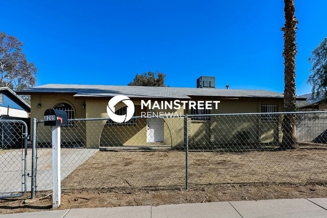 3 Bedroom Pet-Friendly Home in Phoenix, AZ... - 3 Bedroom Pet-Friendly Home in Phoenix, AZ...