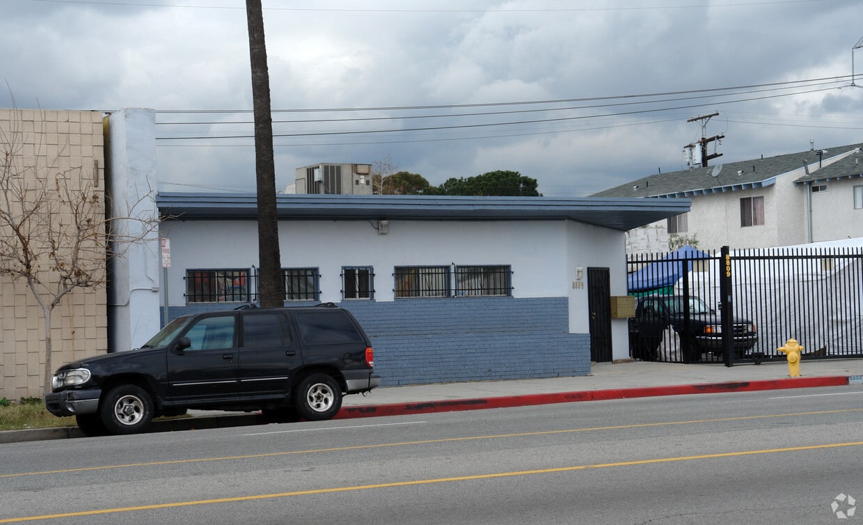 Building Photo - 8809 Lankershim Blvd