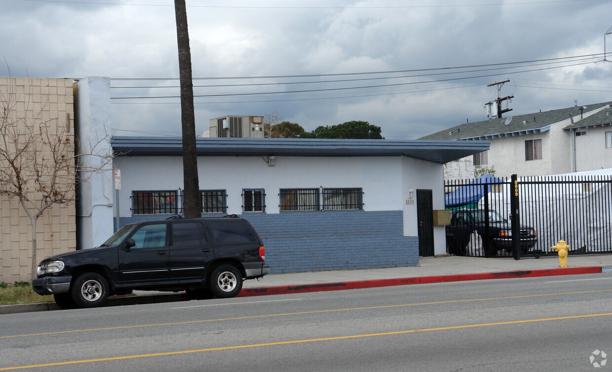 Foto del edificio - 8809 Lankershim Blvd