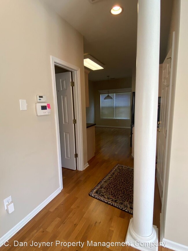 Building Photo - 3 br, 2.5 bath House - 139 Ledgewood Way