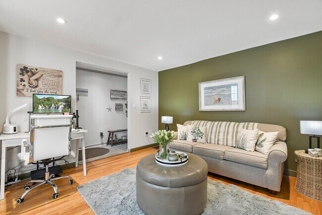 Foto del edificio - 909 E 2nd St